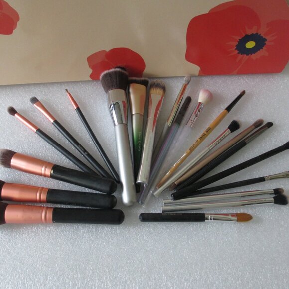 BIG BUNDLE OF 20 MAKE-UP BRUSHES - Picture 13 of 13